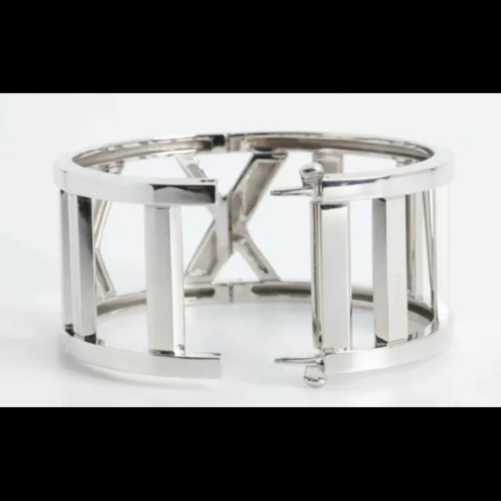 TIFFANY & CO ATLAS COLLECTION BRACELET silver 7 1/8 inches on the outside